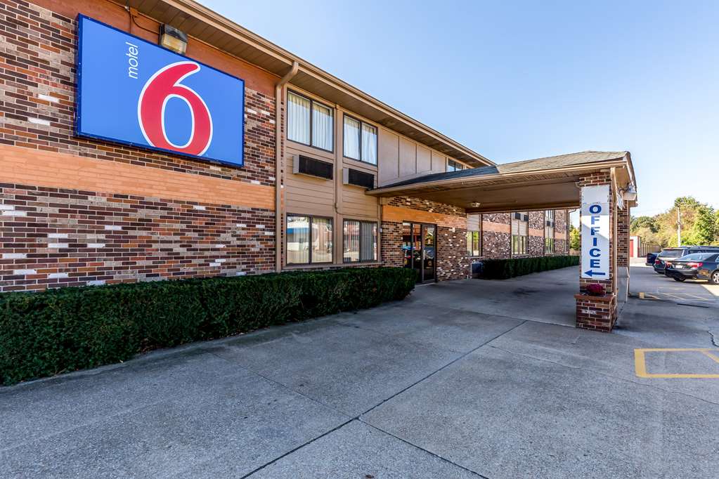 Motel 6 Troy IL - featured photo