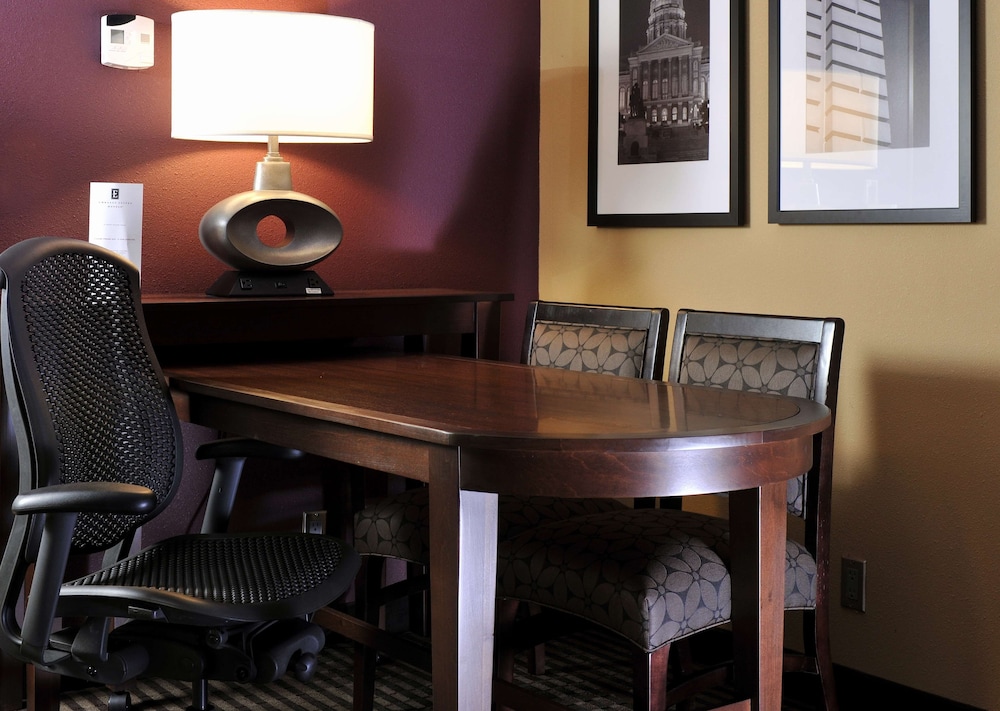 Embassy Suites Hotel Des Moines Downtown - photo 22