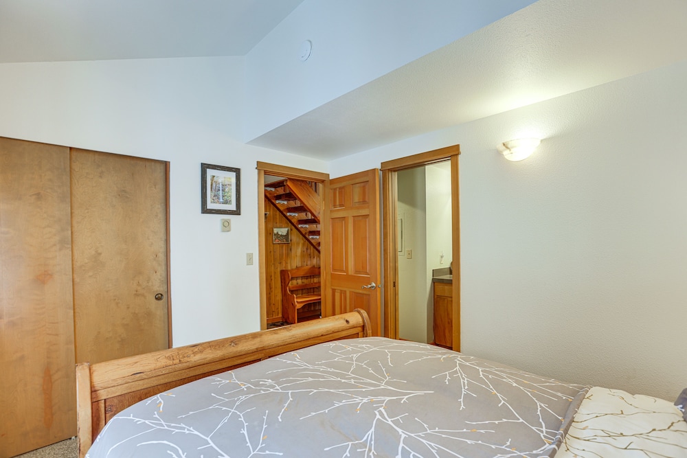 Mt Bachelor Village Resort Condo: 19 Mi to Skiing - photo 4