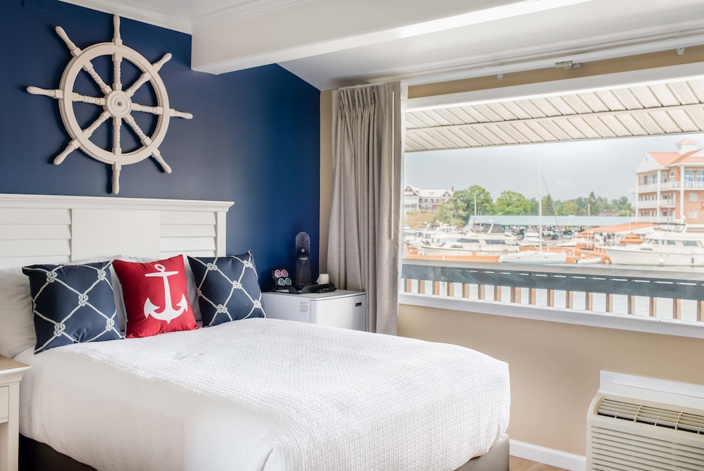 Capt. Thomson's Resort - photo 11