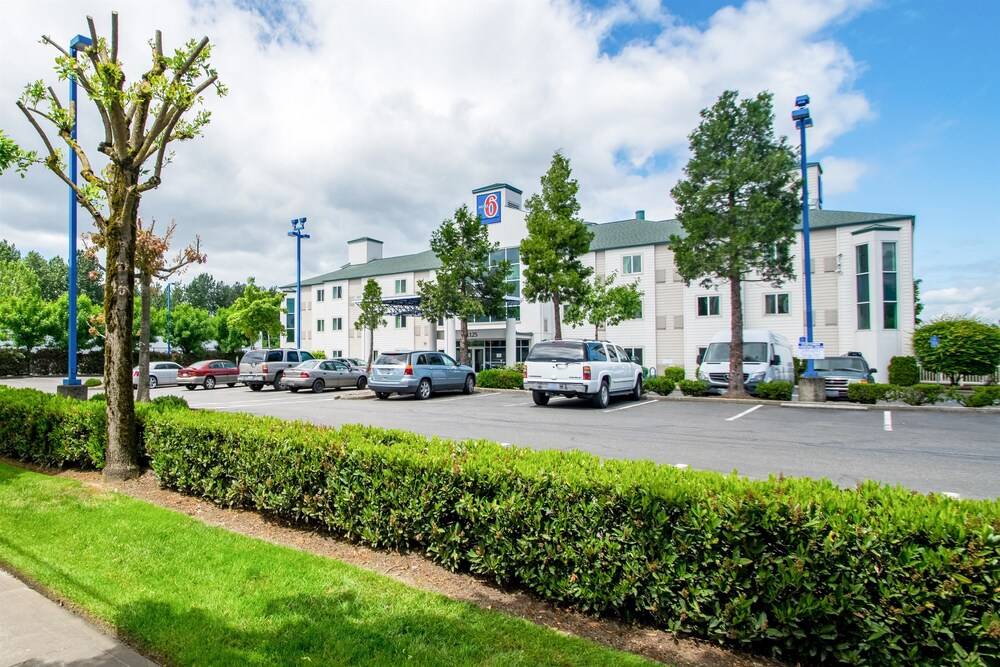 Motel 6 Portland North - photo 27