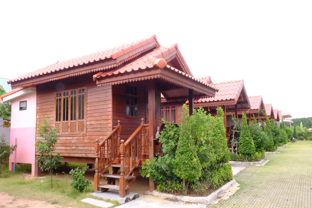 Banmai Hom Resort in Pluak Daeng, Thailand