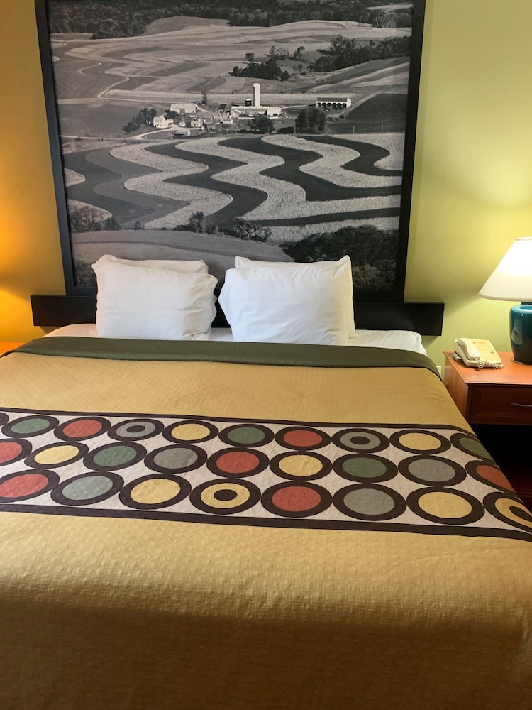 Super 8 by Wyndham Sparta - photo 20