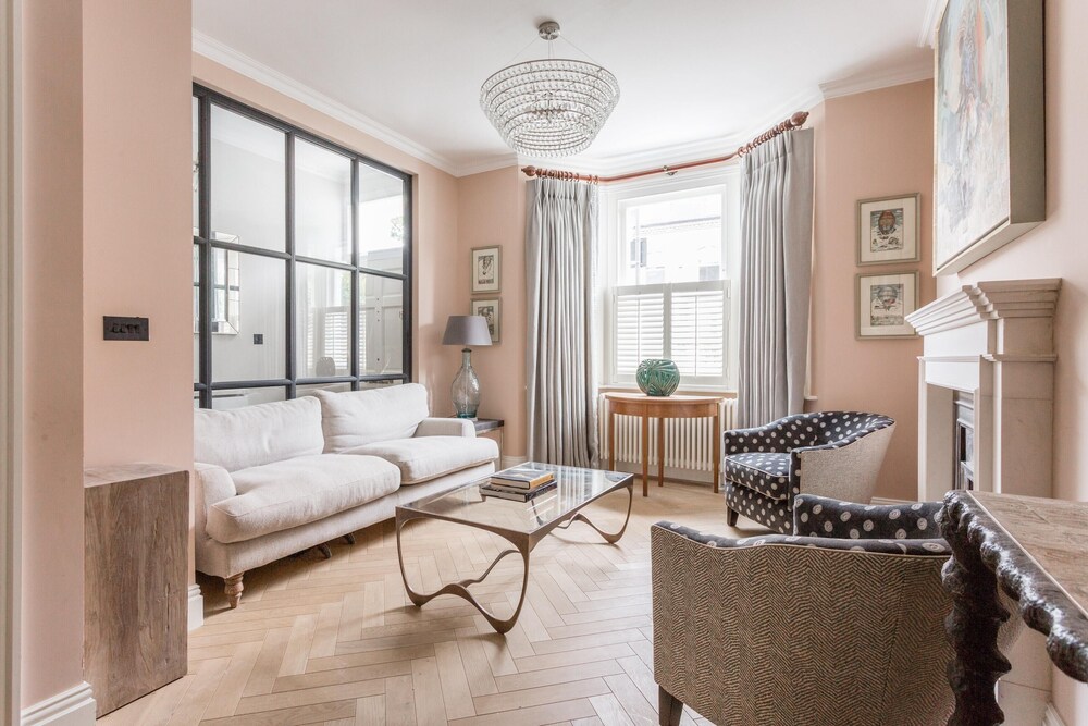 Rigault Road By Onefinestay — 4-Star Luxury Hotel in London, United Kingdom