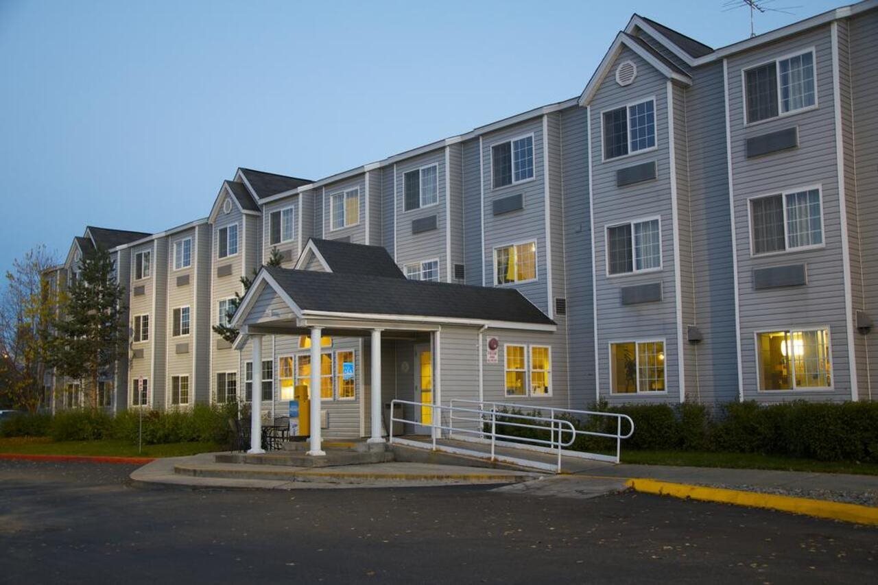 Baymont Inn & Suites by Wyndham Anchorage Airport - photo 2