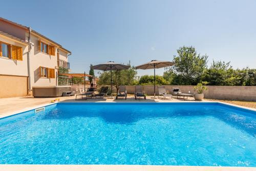 New Holiday Home Tina with pool — 4-Star Luxury Hotel in Sveti Filip I Jakov, Croatia
