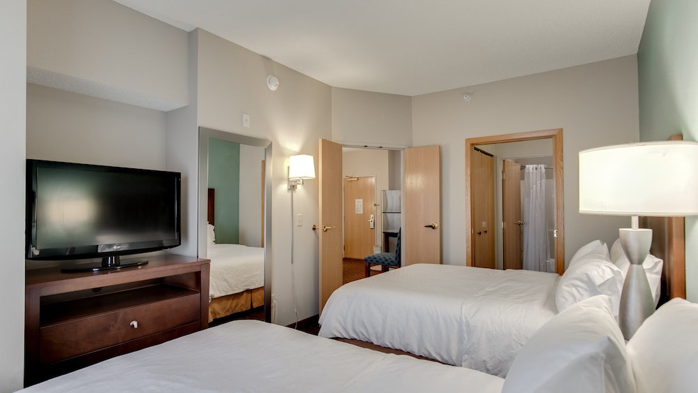 Holiday Inn Express Hotel & Suites St. Cloud by IHG - photo 10