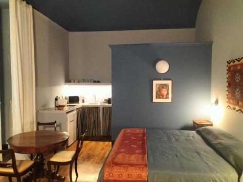 Rosso Napoli Suites — 4-Star Luxury Hotel in Naples, Italy