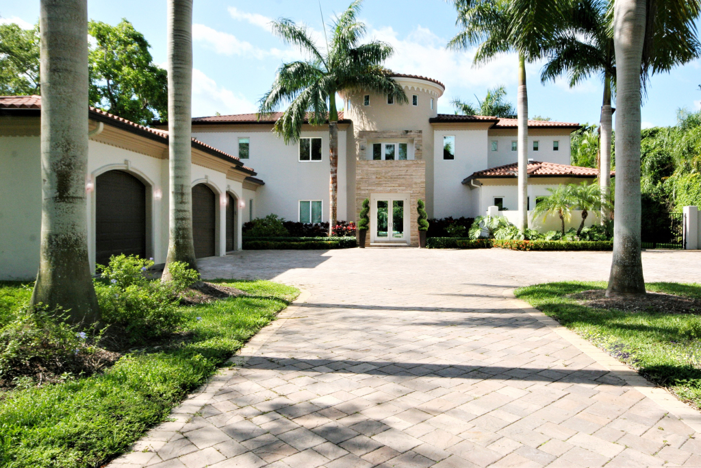 Bel Air Luxury Mansion — 4-Star Luxury Hotel in Pinecrest, United States