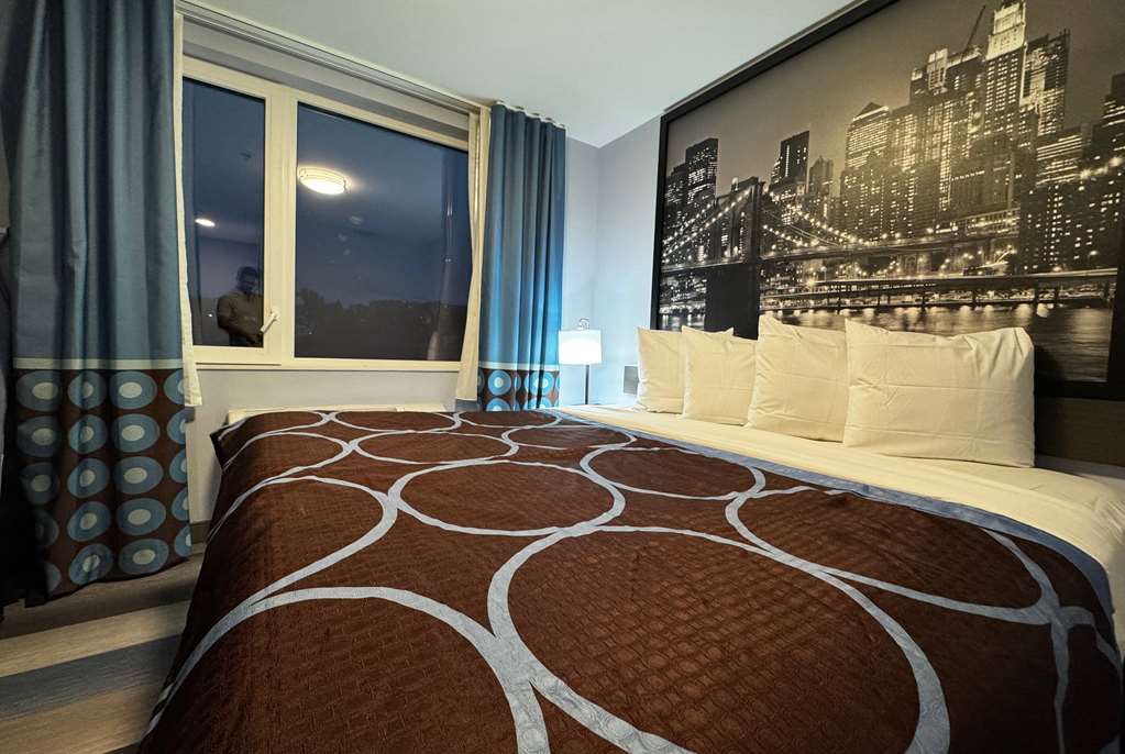 Super 8 by Wyndham Brooklyn Fulton Street Broadway Junction - photo 4