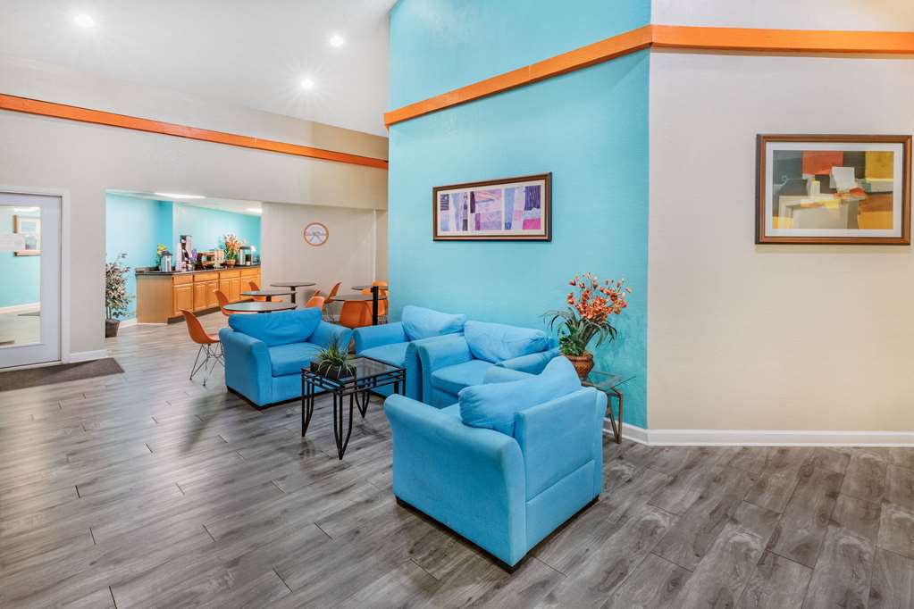 Howard Johnson by Wyndham Houston Hobby Airport - photo 7