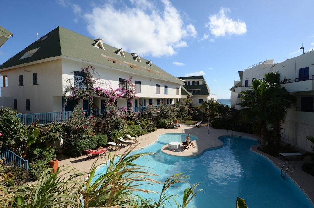Leme Bedje Residence — 4-Star Luxury Hotel in Santa Maria, Cape Verde