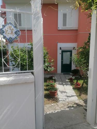 B&B Villa Machi — 4-Star Luxury Hotel in Paola, Italy
