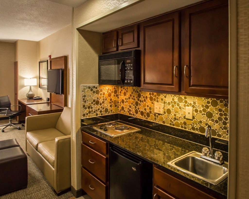Quality Suites NYC Gateway - photo 6