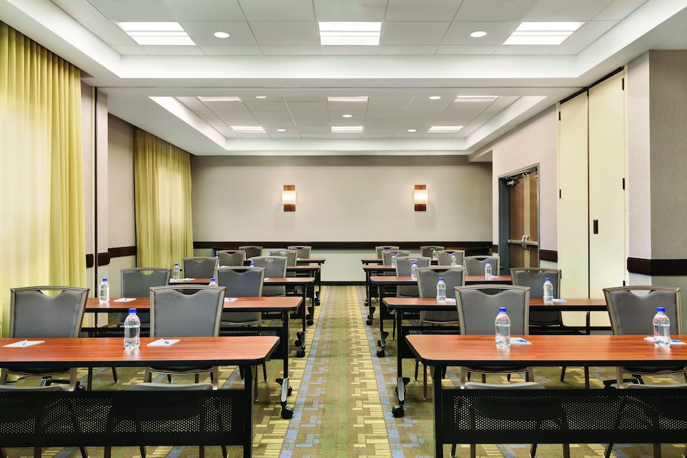 Hyatt House Denver Airport - photo 32