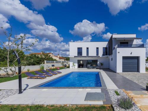 Villa Black&White by Interhome — 4-Star Luxury Hotel in Vodnjan, Croatia