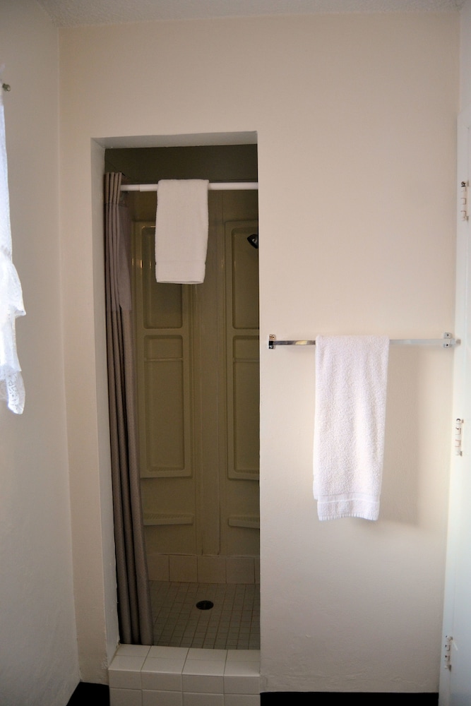 Ontario Inn - photo 22