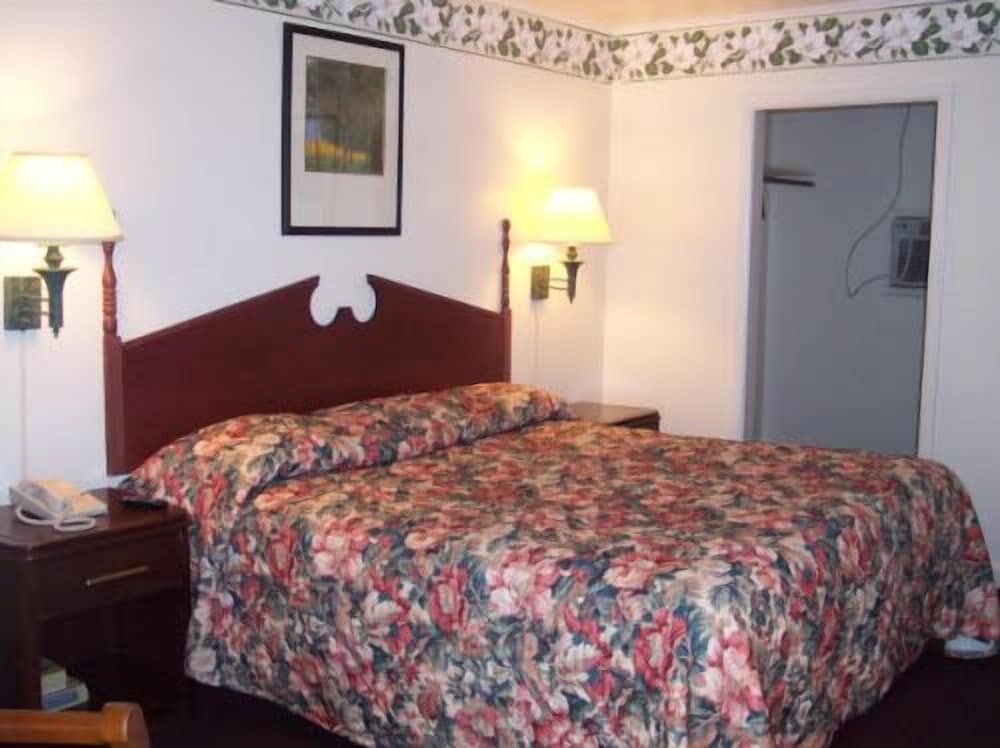 Shore Hills Motel - photo 13