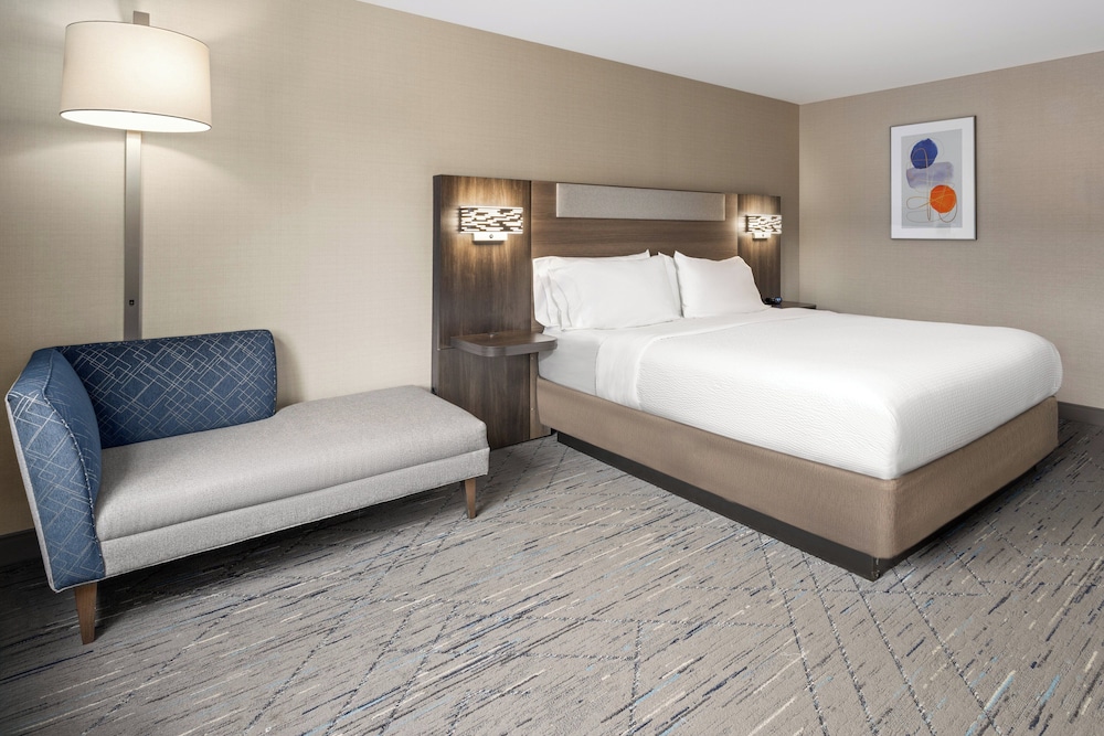 Holiday Inn Express Hotel & Suites Freeport by IHG - photo 3