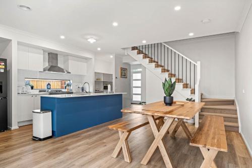 Beach Bliss By Ready Set Stay Byo Linen & Towels in Cowes, Australia