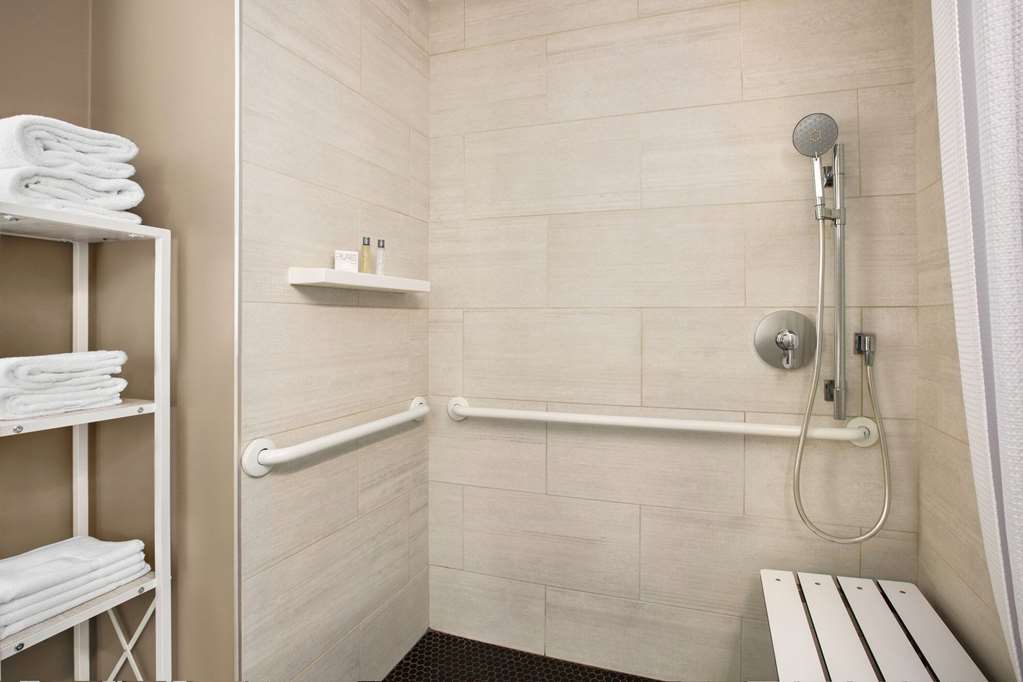 Wingate by Wyndham Bronx Haven Park - photo 18