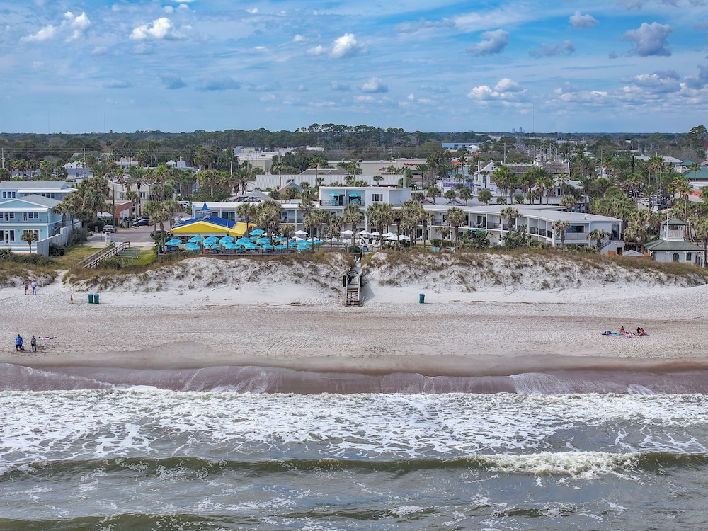 Seahorse Oceanfront Inn - photo 111