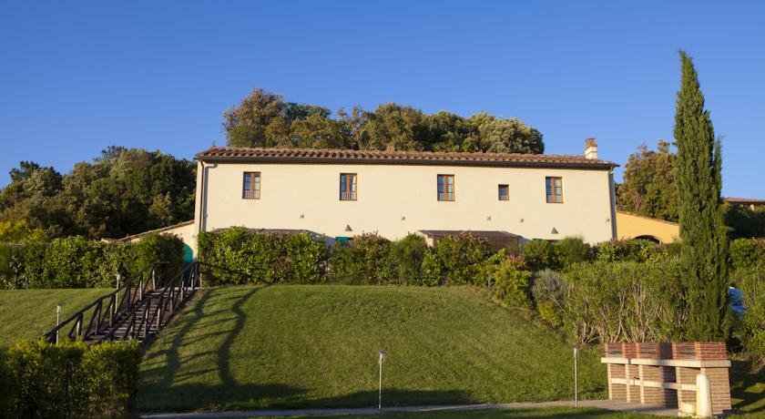 Casale Al Pino — 5-Star Luxury Hotel in Riparbella, Italy