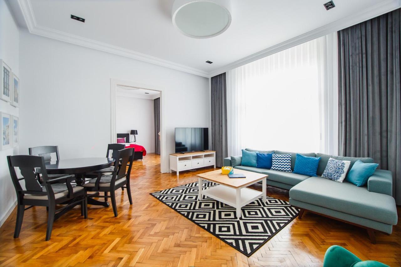 Spacious RiverViews Apartment near Piata Unirii — 4-Star Luxury Hotel in Oradea, Romania