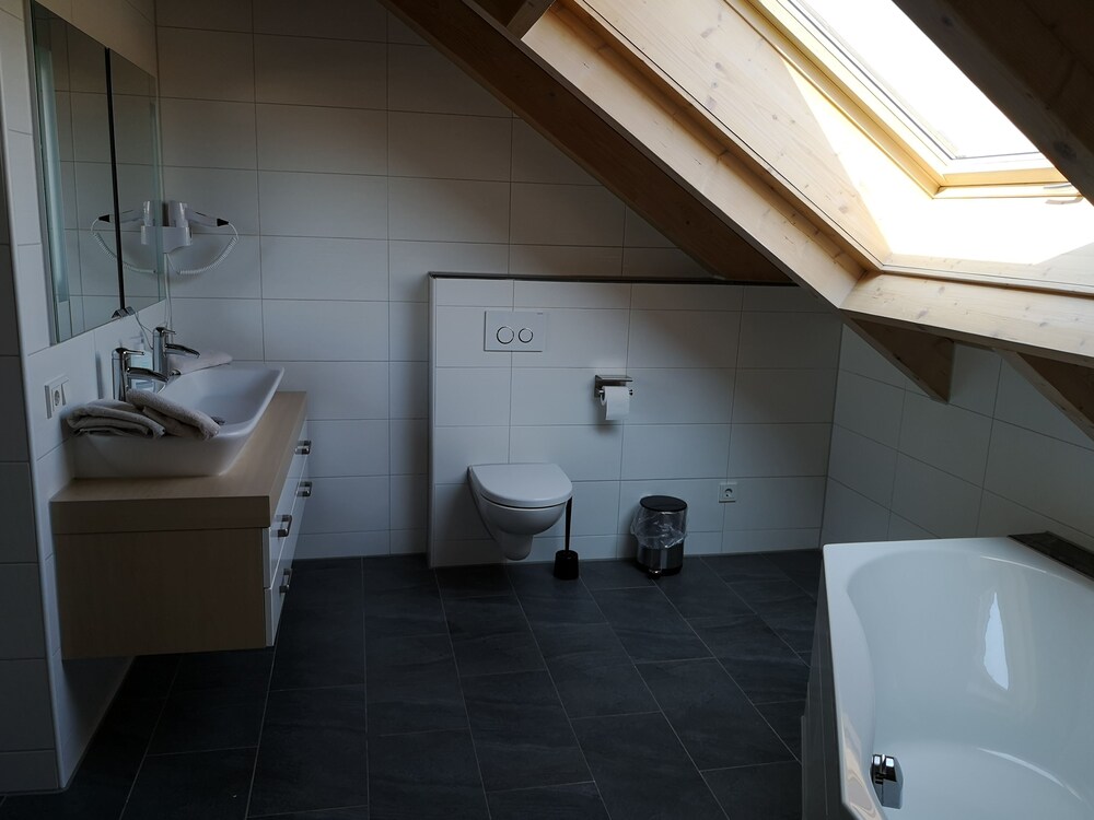 Deep Soaking Bathtub