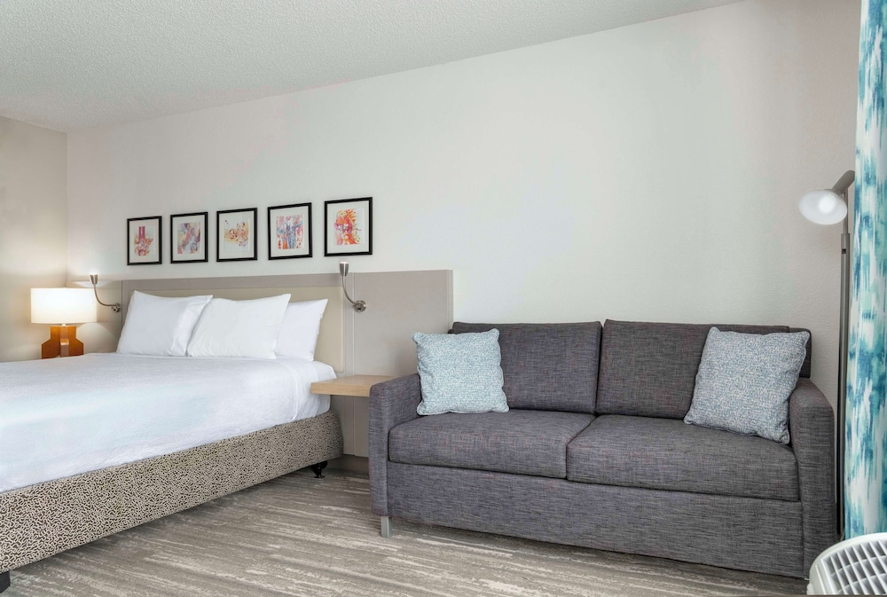 Hilton Garden Inn Denver Airport - photo 22