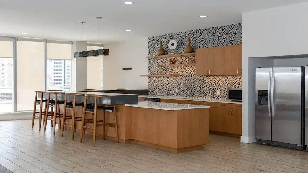 Stunning 2Br 2Ba W Sky Pool Lounge Cozysuites - photo 19