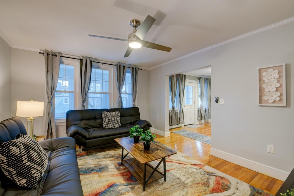 Spacious 2bd 1ba Free Parking 3d Tour