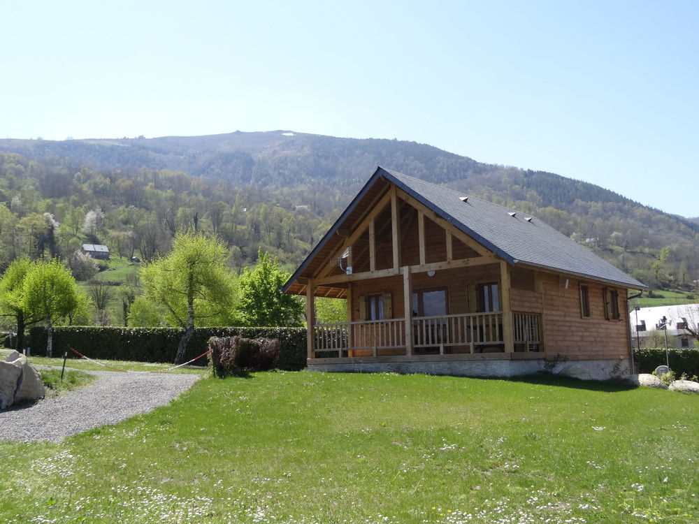 Chalets Du Lac — Argeles Gazost