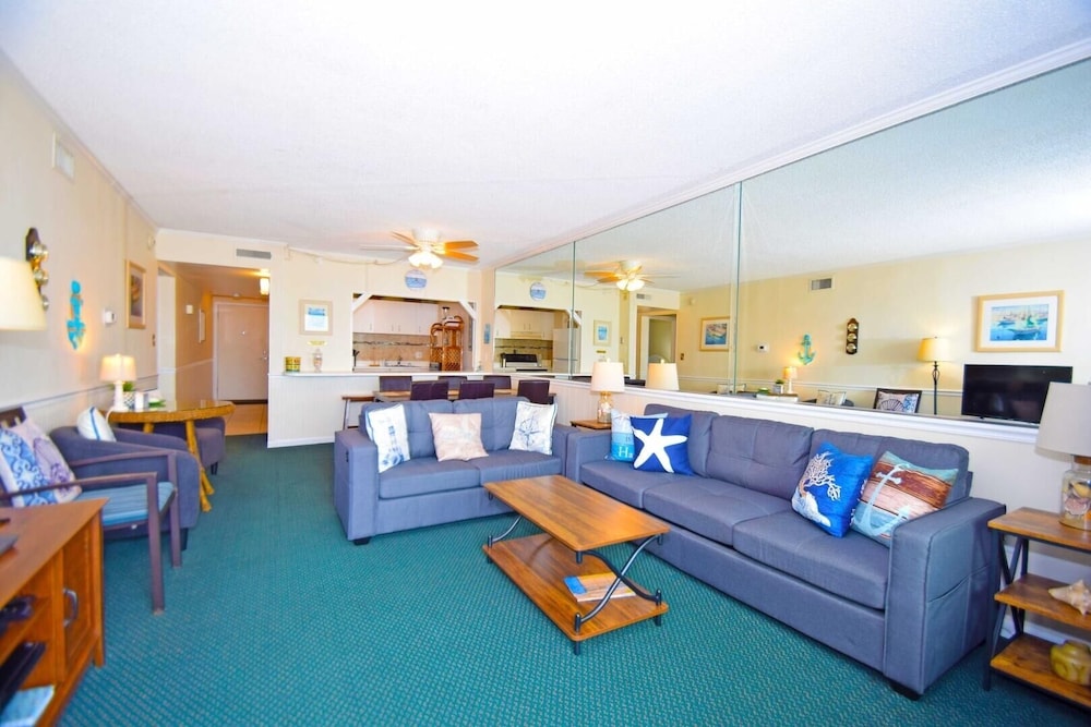 Towers 402 2 Bedroom Condo by RedAwning - photo 10