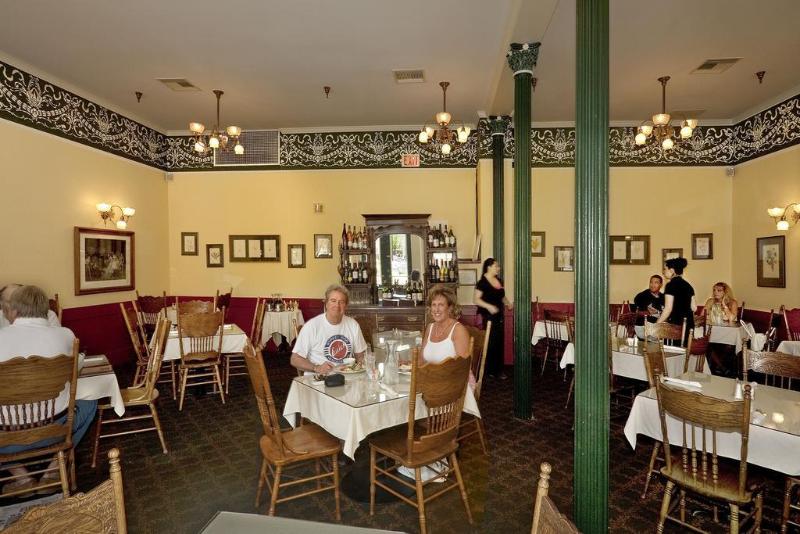 Historic Plaza Hotel - photo 7