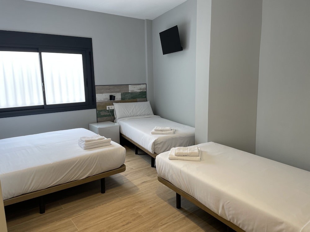 Hey Rooms — Cerdanyola Del Valles — photo 4