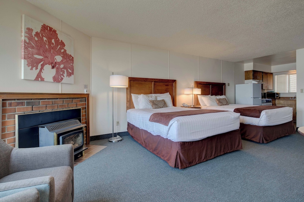 Ester Lee Oceanview Inn - photo 25