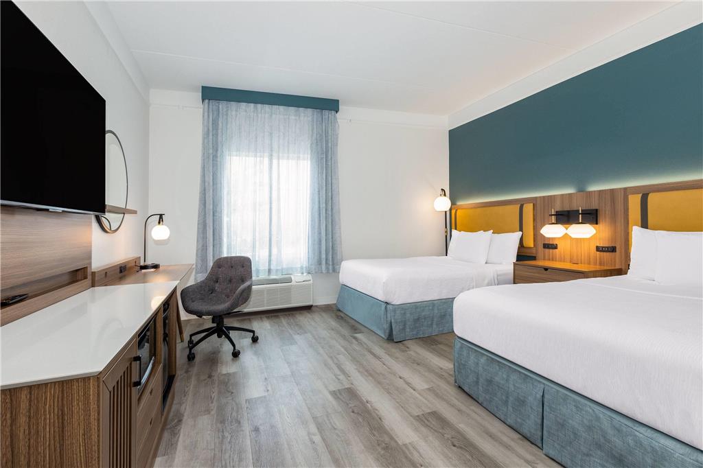 La Quinta Inn & Suites by Wyndham Sherman - photo 39