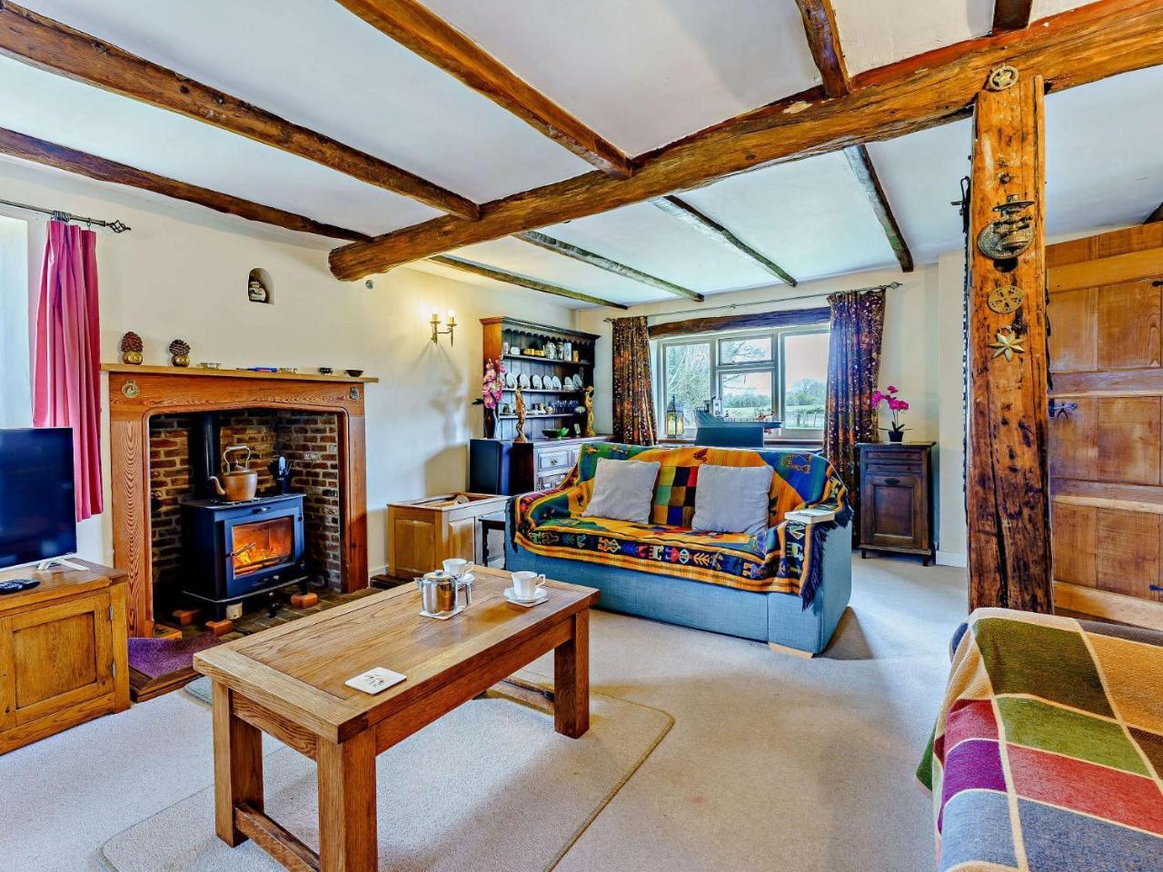 3 bed property in Aldington 54088 — hotel in Dymchurch
