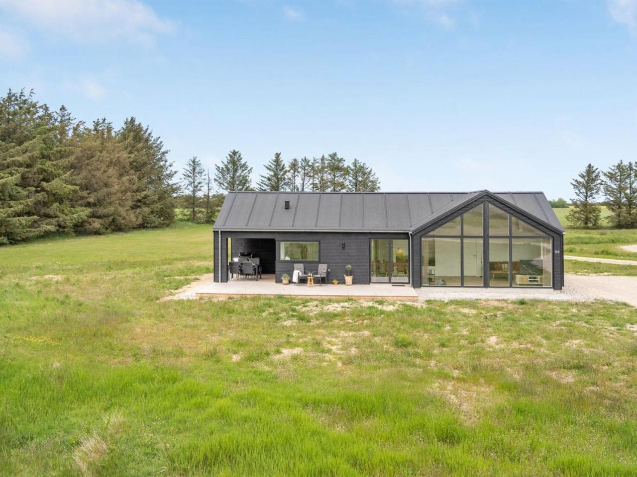 Holiday Home Arlina 1 5km from the sea by Interhome — 4-Star Luxury Hotel in Lokken, Denmark