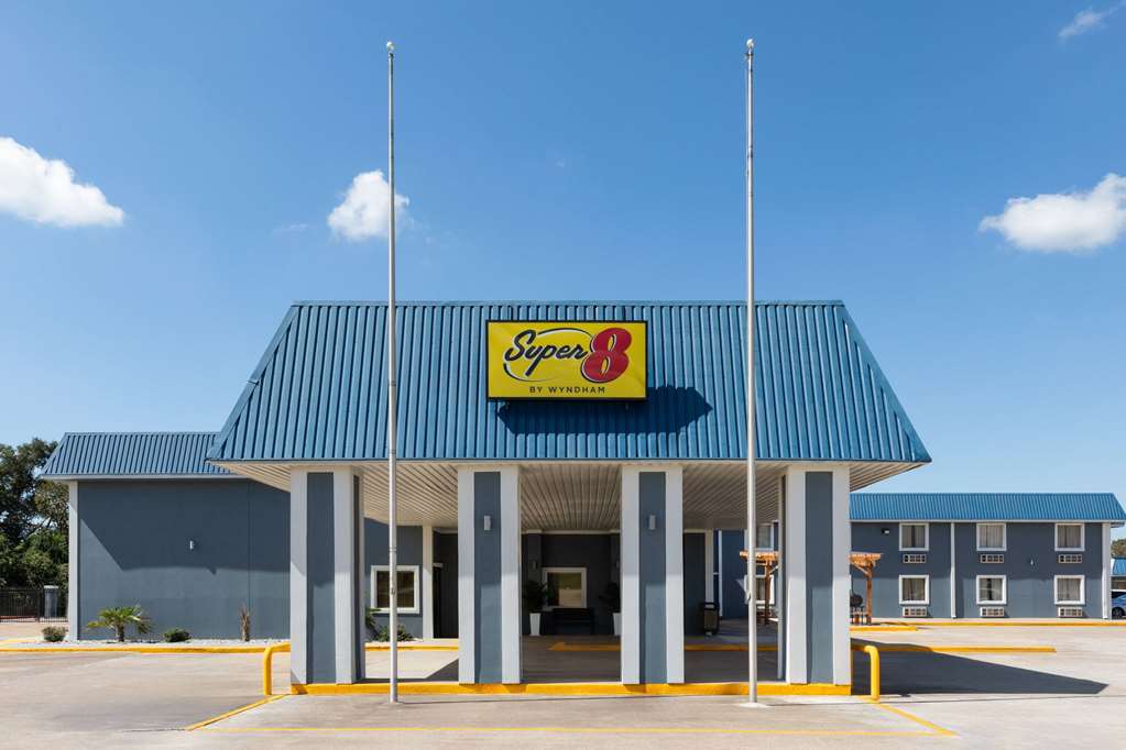 Super 8 by Wyndham Buffalo - featured photo