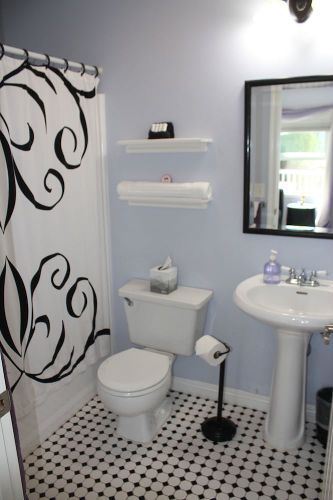Pelican Cove Inn - photo 110