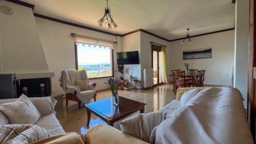 Lake House Ioannina — 4-Star Luxury Hotel in Ioannina, Greece