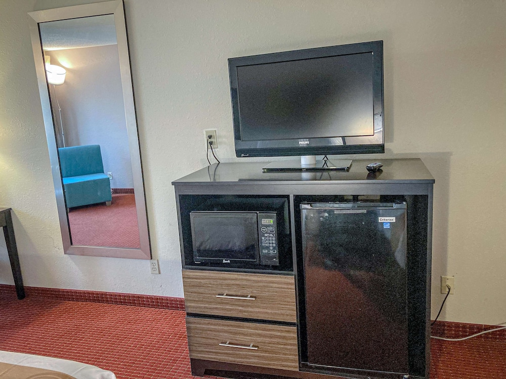 Motel 6 Elkhart IN - photo 14