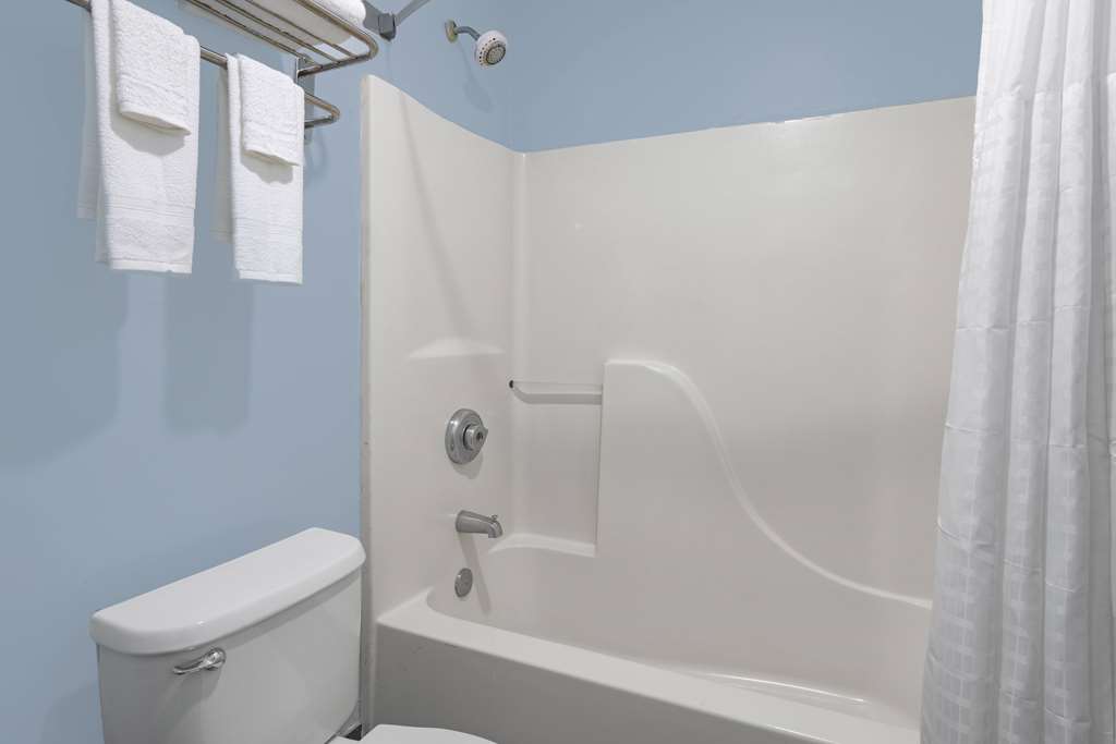 Days Inn by Wyndham Pensacola I 10 - photo 24