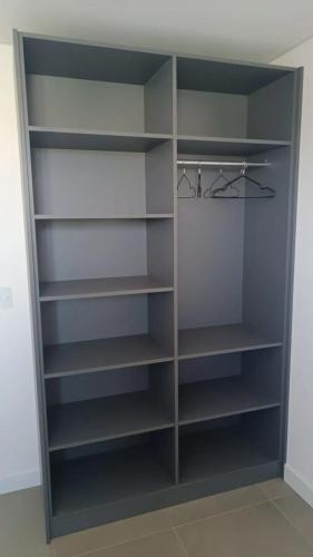 Ótima localização Apto NOVO no Bay Village KQ8551