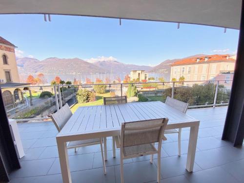 Appartamento Palazzo di Vetro — 4-Star Luxury Hotel in Luino, Italy