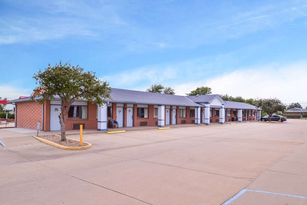 Americas Best Value Inn Ellsworth - photo 3