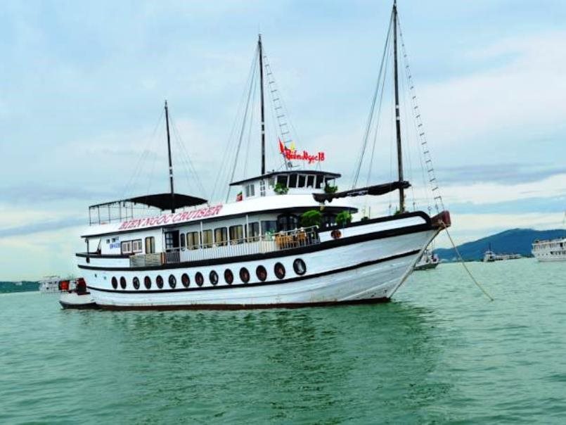 Halong Dragon Cruise — 4-Star Luxury Hotel in Ha Long, Vietnam