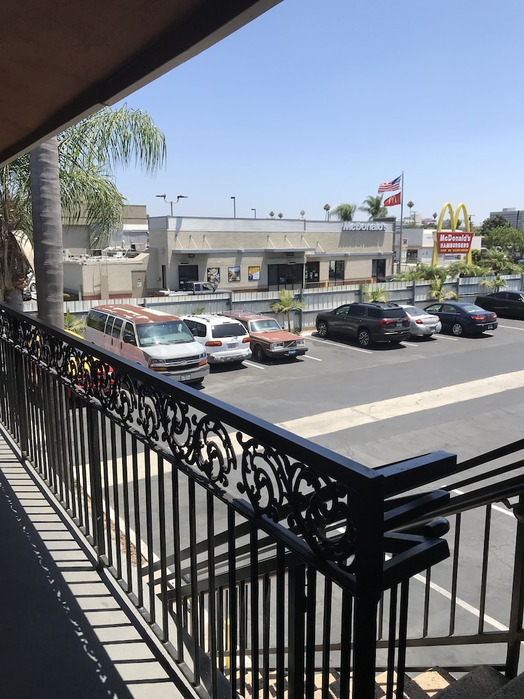 Castaway Motel - photo 23